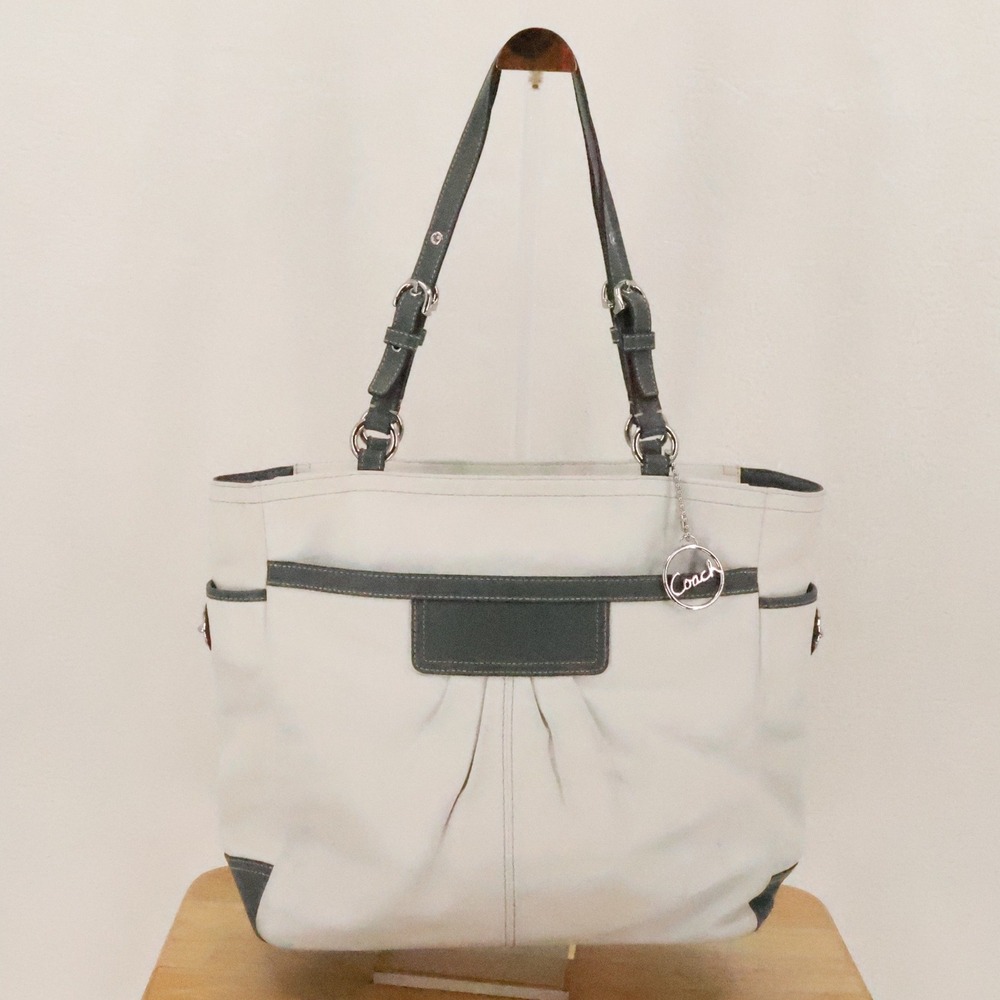 Coach Soho Leather Pleated Tote Bag Cream Grey Shoulder F14673 2010 Large Charm